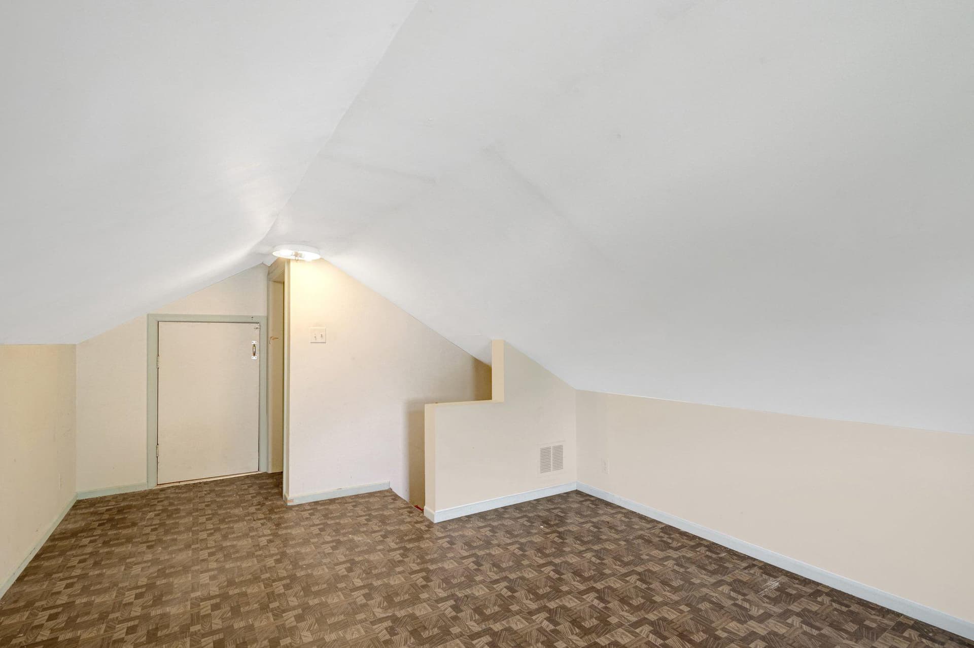 1208 S Frederick Street photo 26