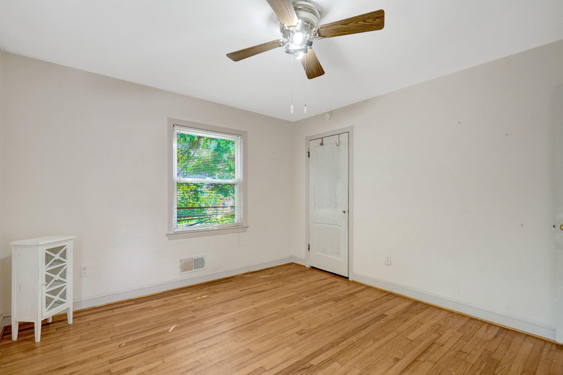 1208 S Frederick Street photo 28