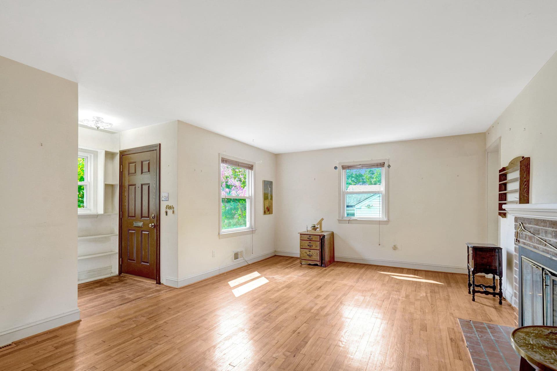 1208 S Frederick Street photo 8