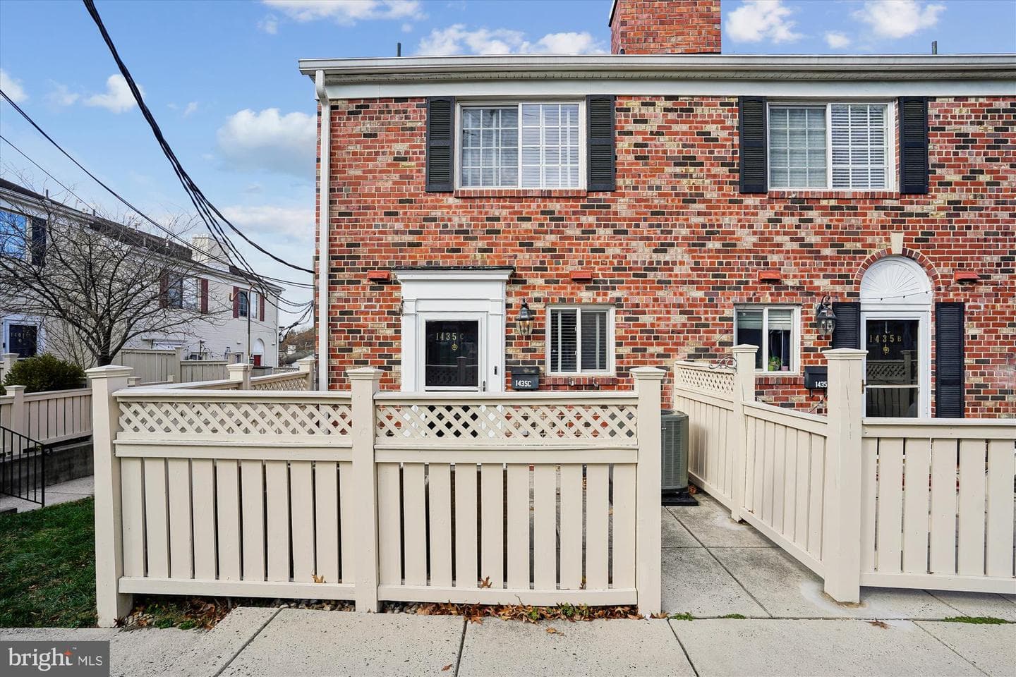 1435 N Van Dorn Street photo 24
