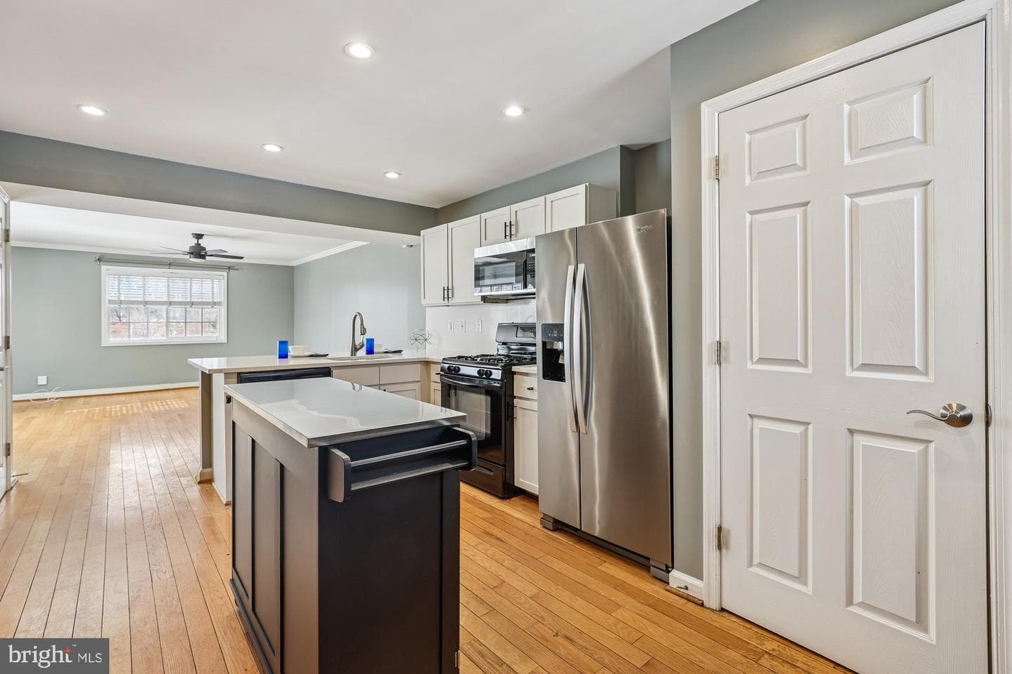 1435 N Van Dorn Street photo 6