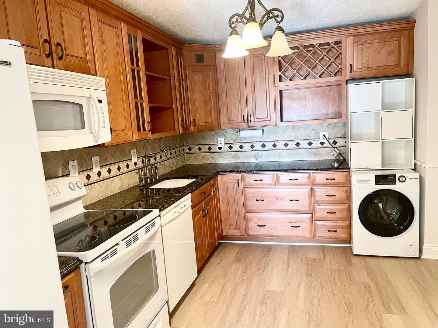 205 Yoakum Parkway #823 photo 8