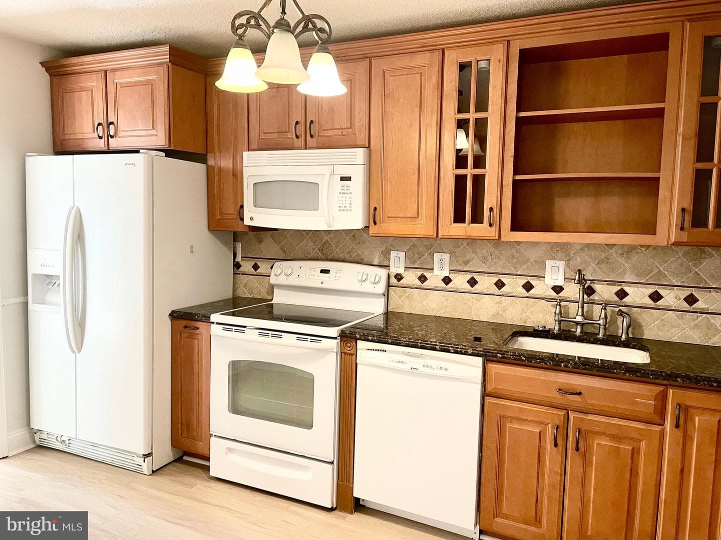 205 Yoakum Parkway #823 photo 9
