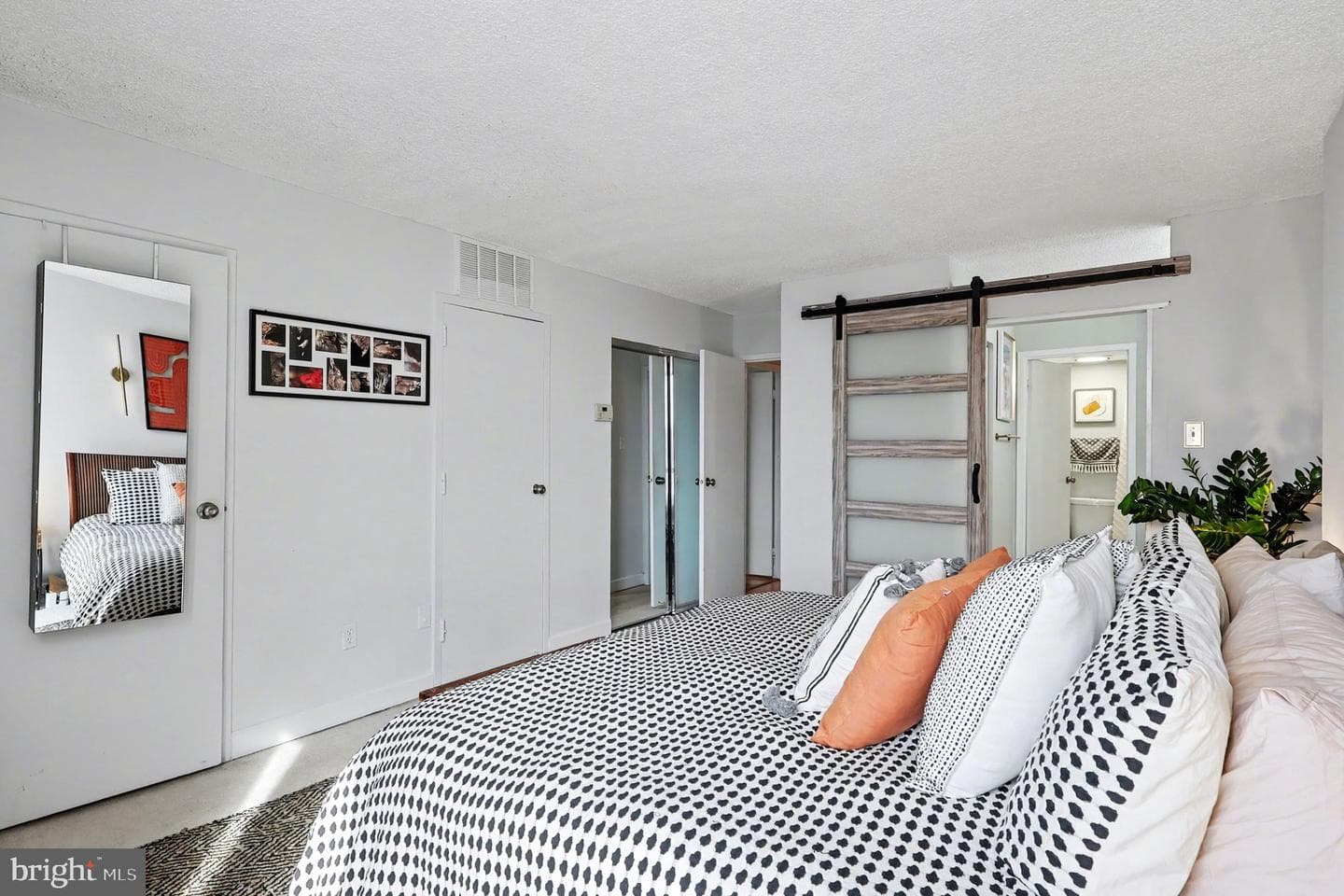 5300 Holmes Run Parkway #615 photo 14