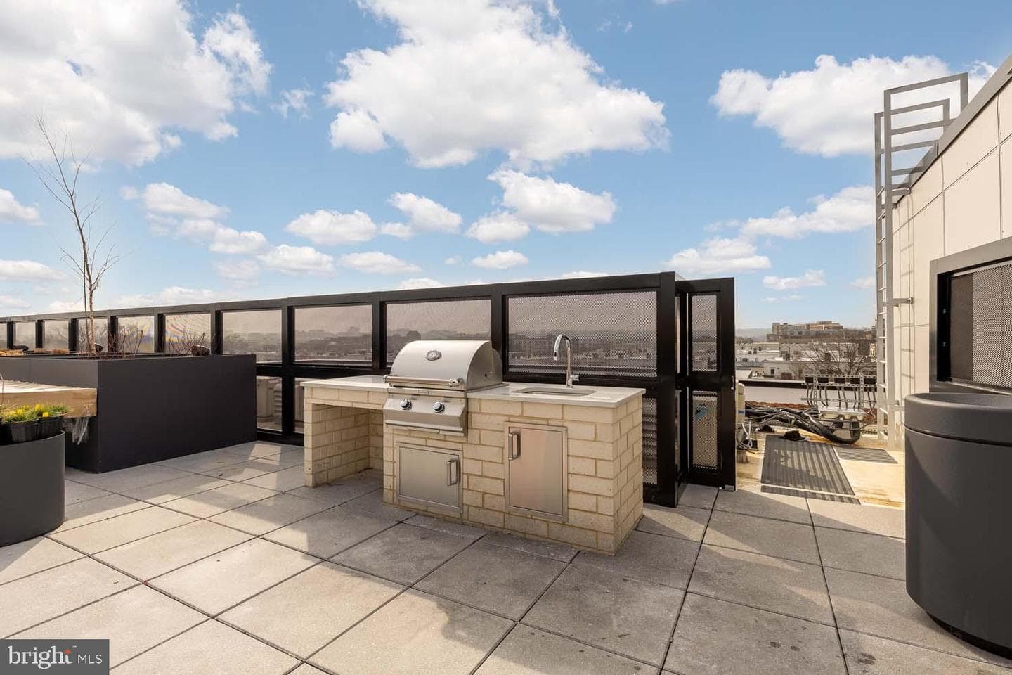 811 N Columbus Street #413 photo 13