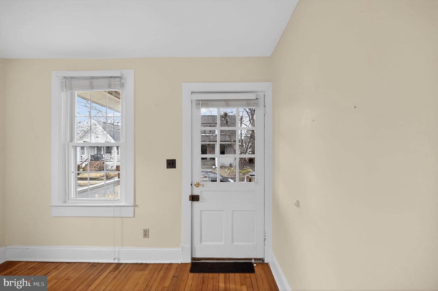 2403 Burke Avenue photo 10