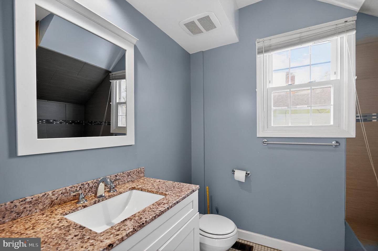 2403 Burke Avenue photo 23