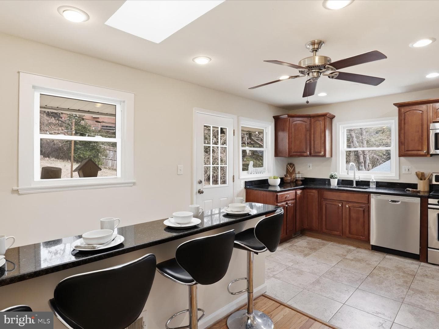 3955 Taney Avenue photo 11
