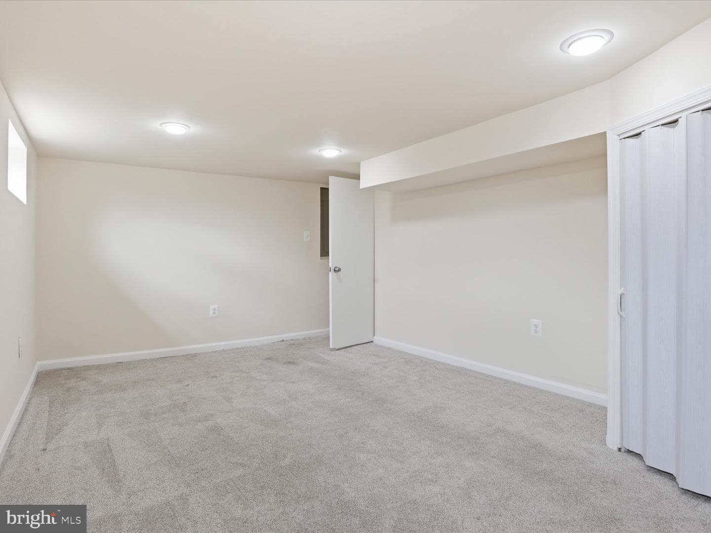3955 Taney Avenue photo 28
