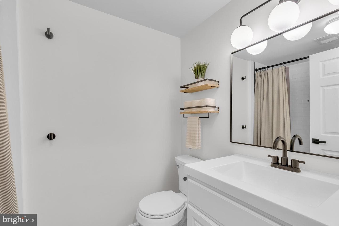 7 Arell Court photo 13
