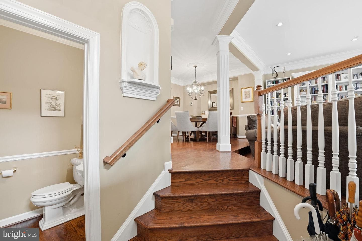 715 Hawkins Way photo 2