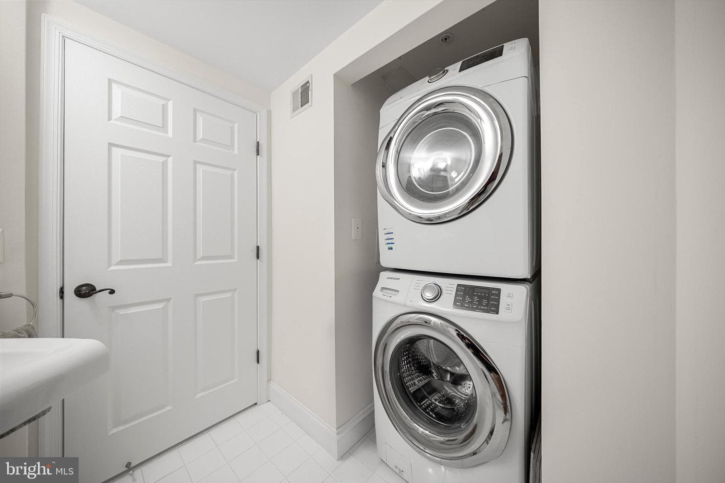 828 Slaters Lane #302 photo 12
