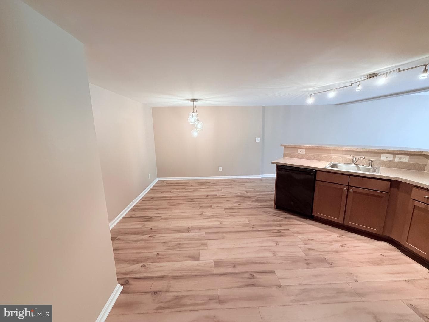 1425 N Van Dorn Street #a photo 10
