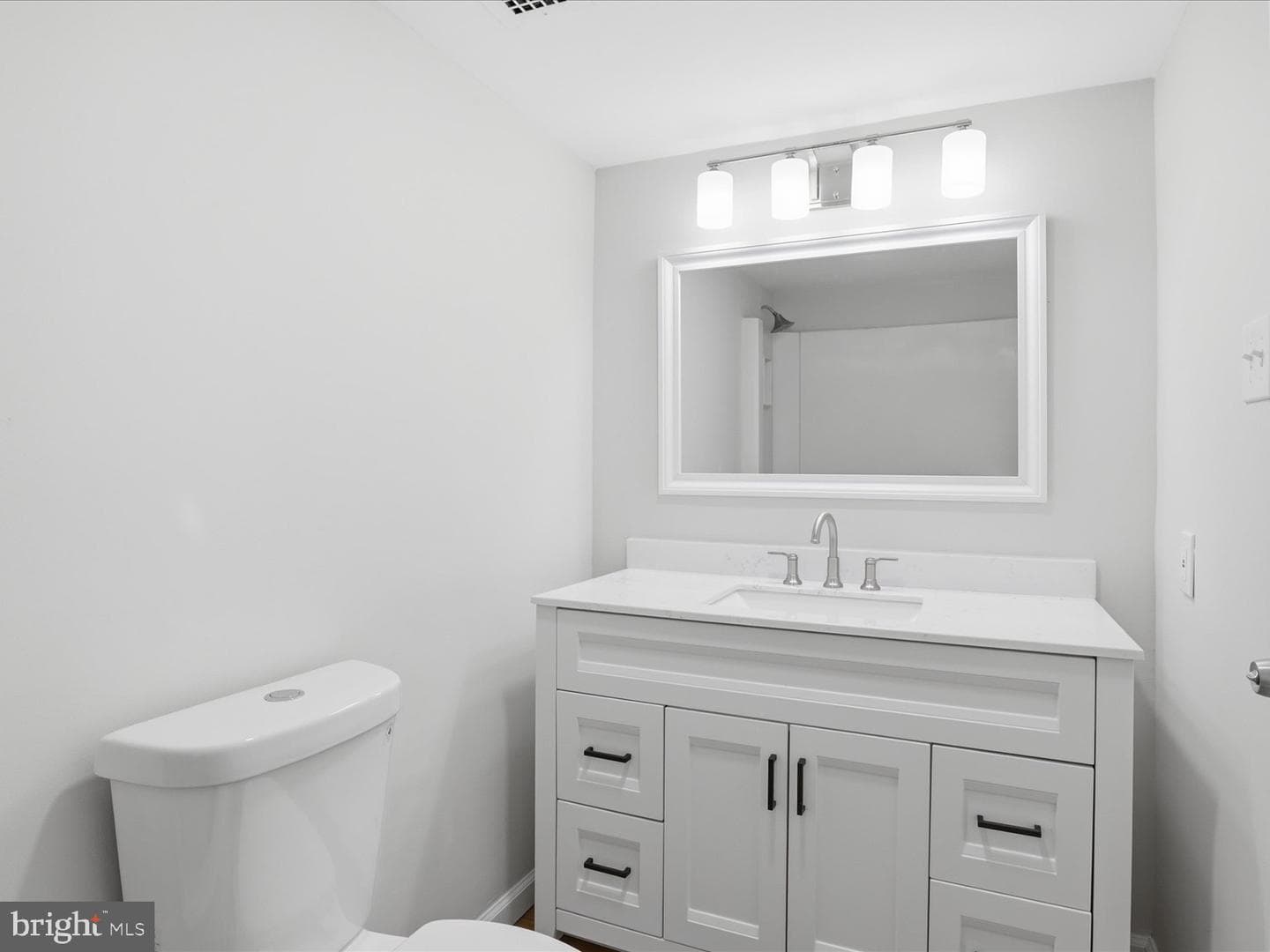 205 Yoakum Parkway #216 photo 20