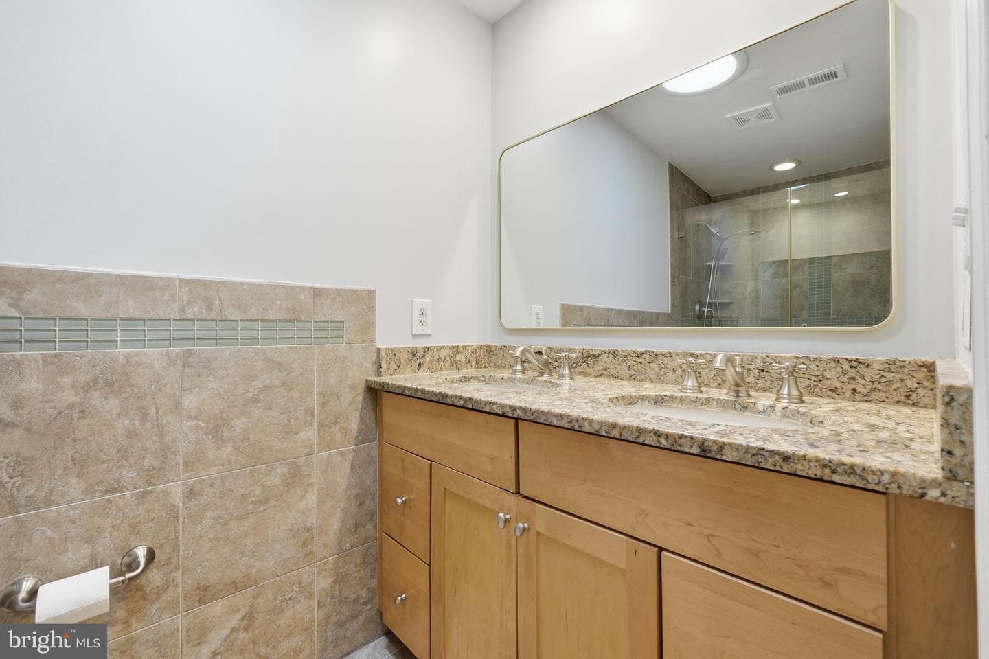 628 S Saint Asaph Street photo 23