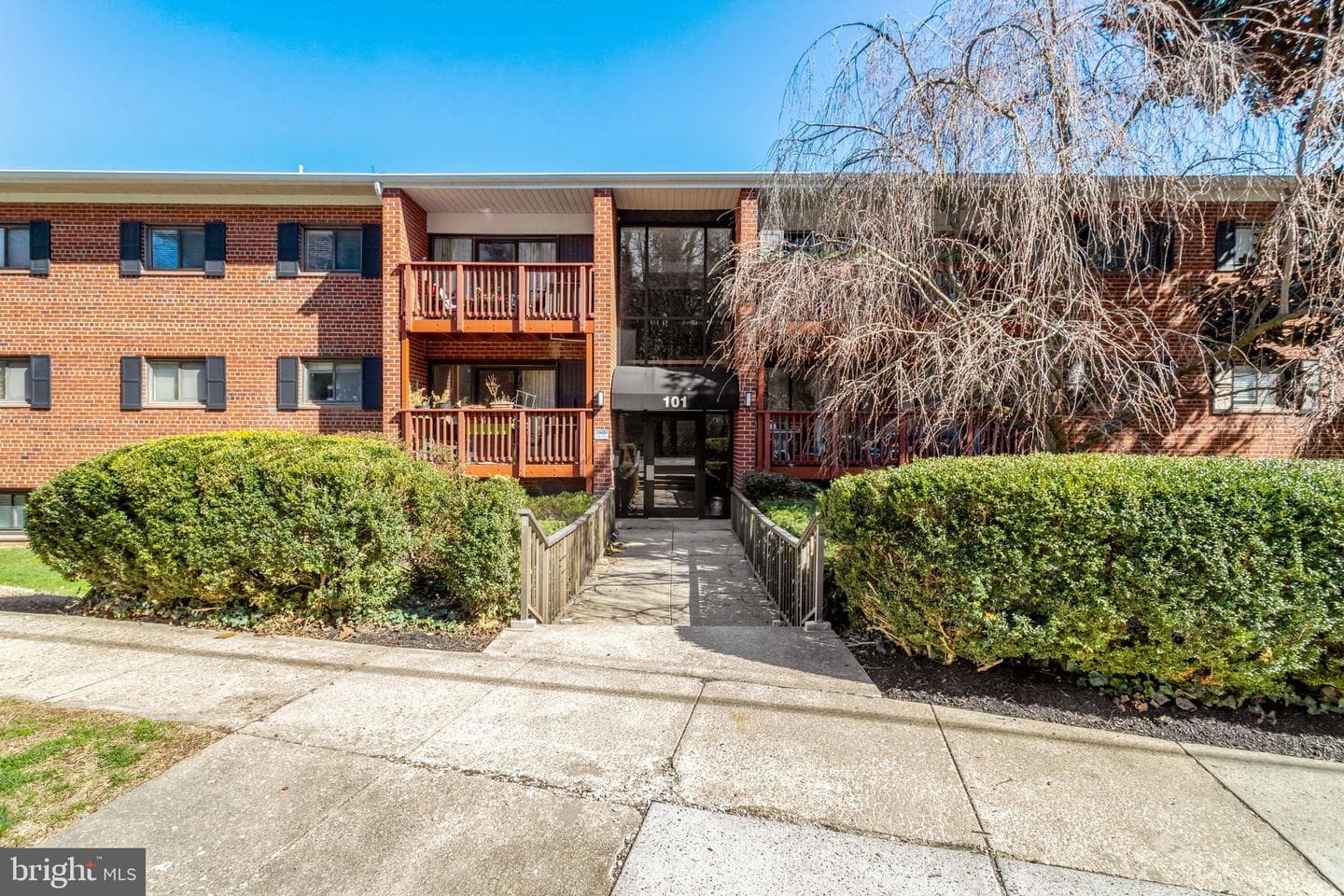 101 Skyhill Road #102
