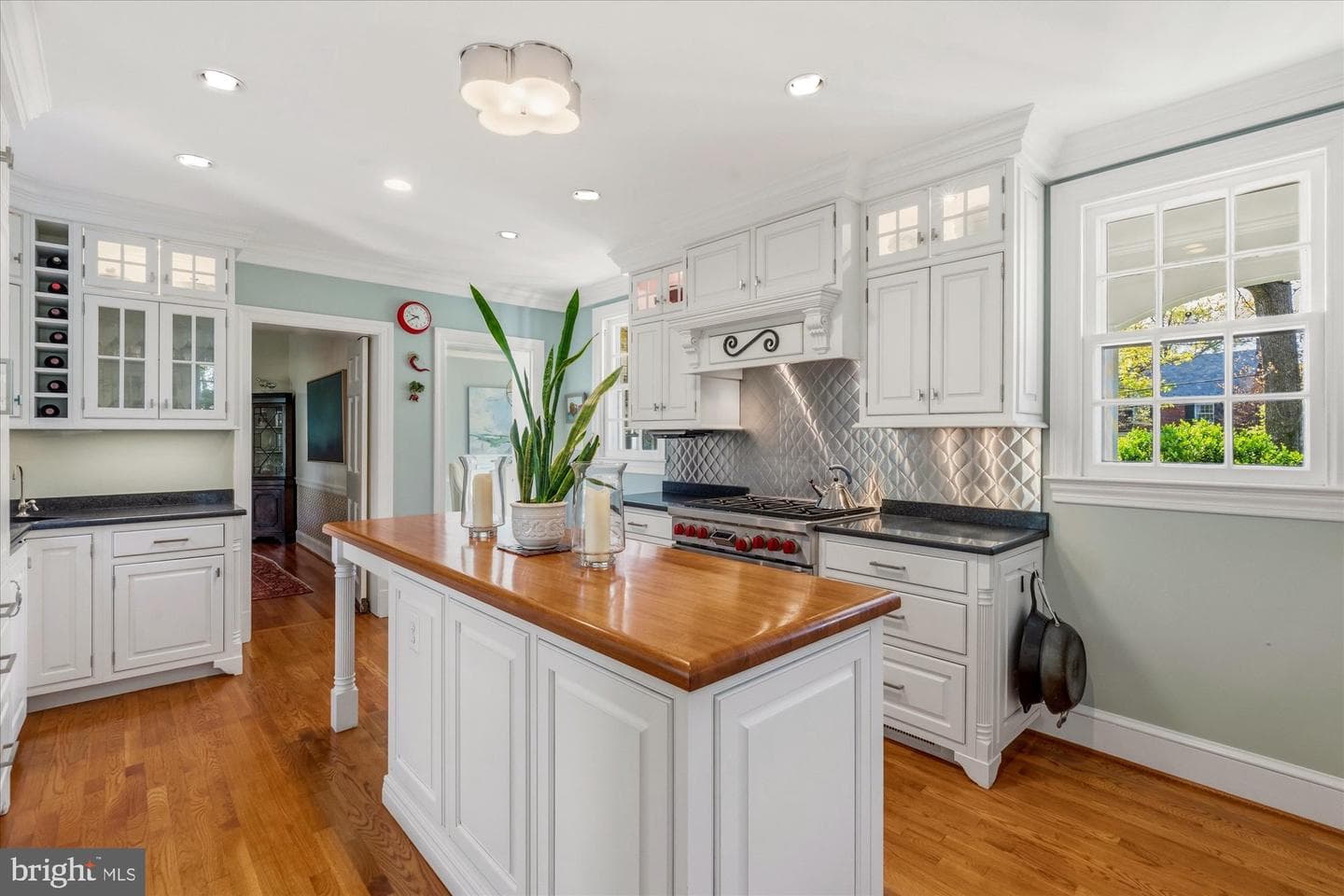 305 Mansion Drive photo 35