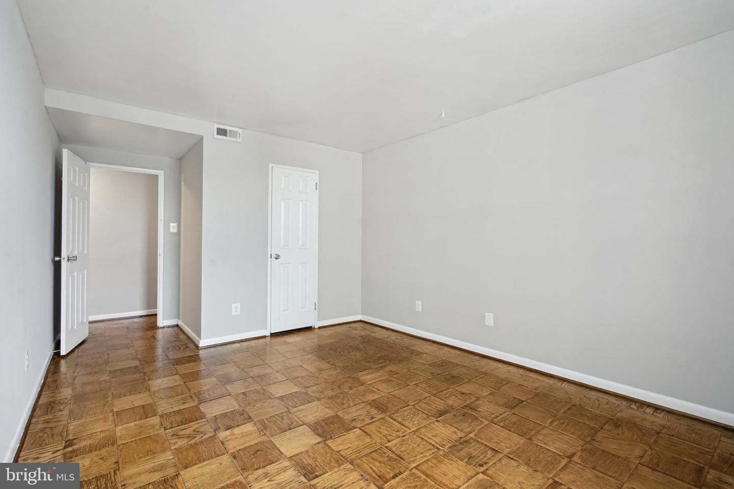 4600 Duke Street #603 photo 12