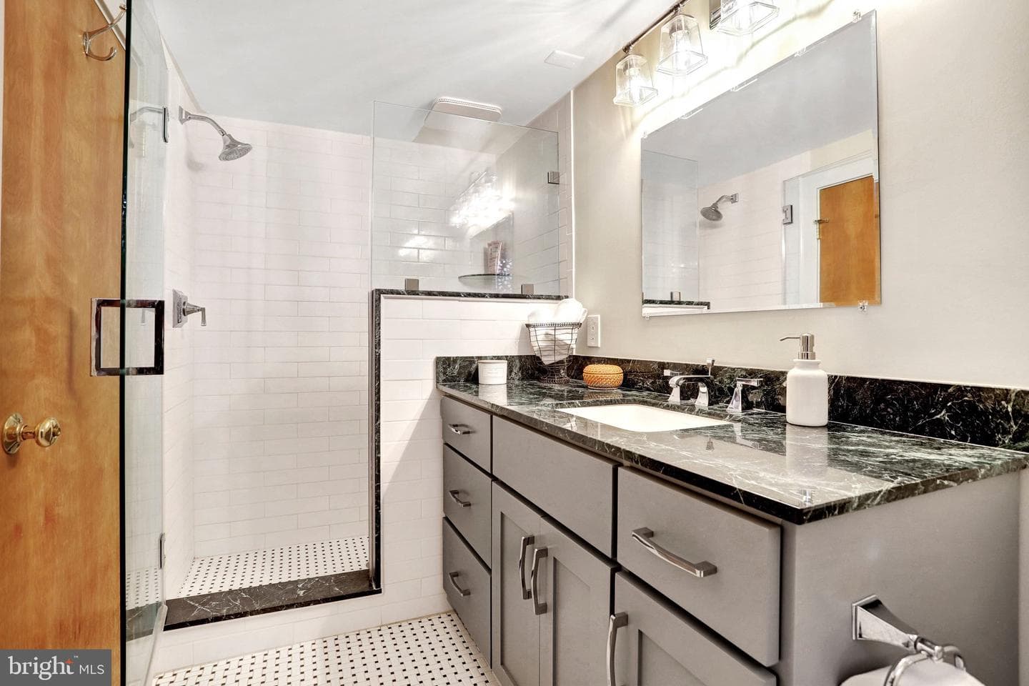 102 W Mason Avenue photo 59