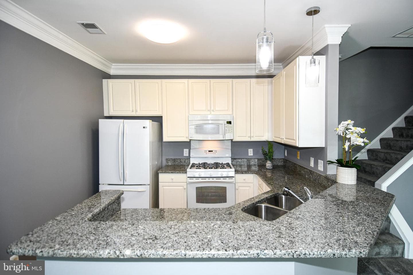 1809 Kenwood Avenue #301 photo 13