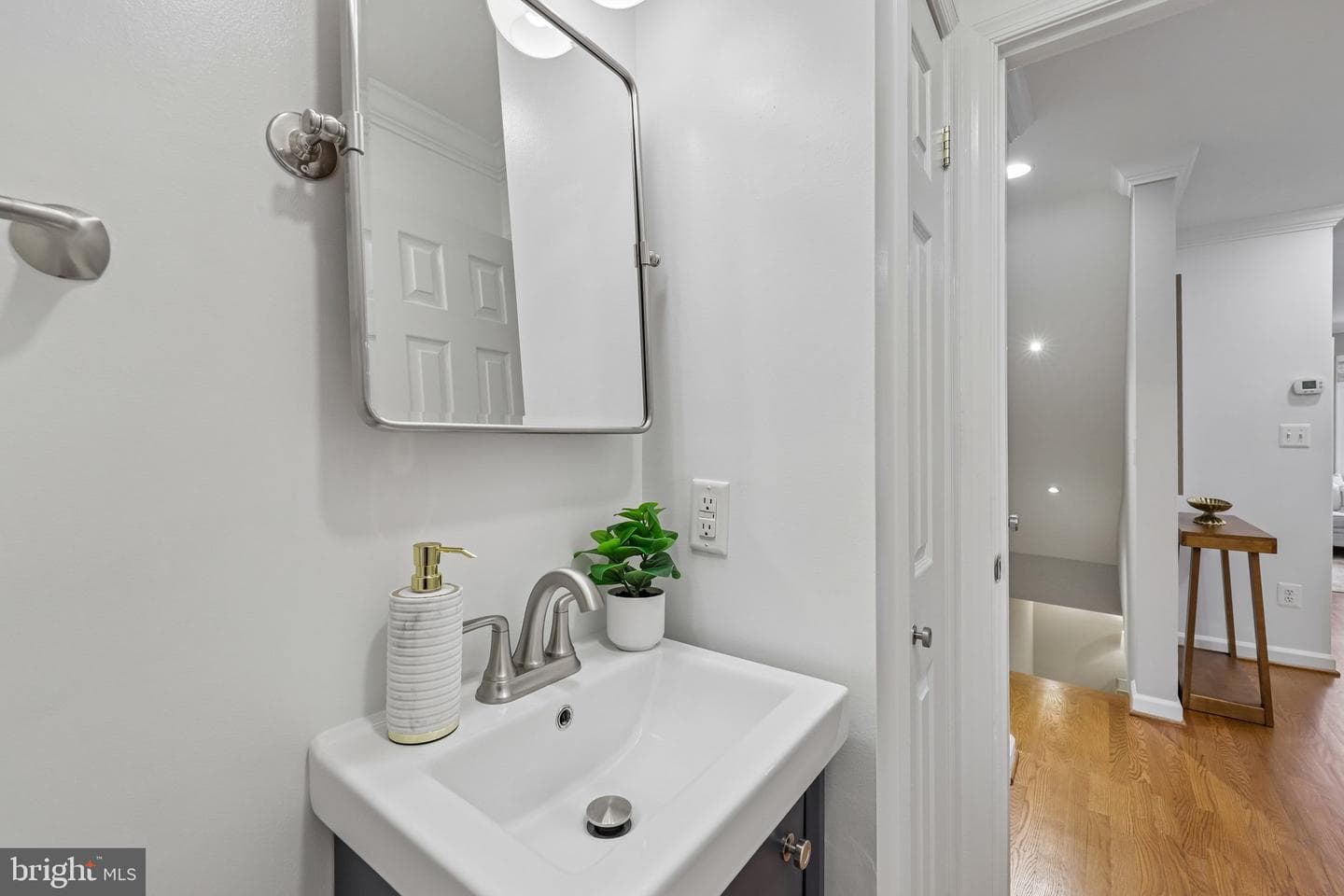 305 Ashby Street photo 19