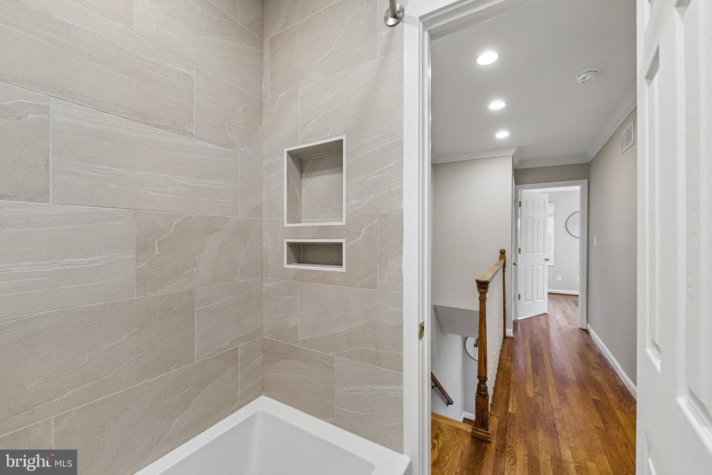 305 Ashby Street photo 27