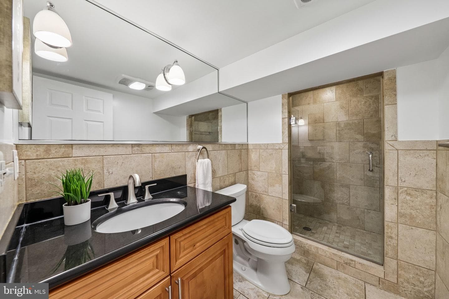 305 Ashby Street photo 37