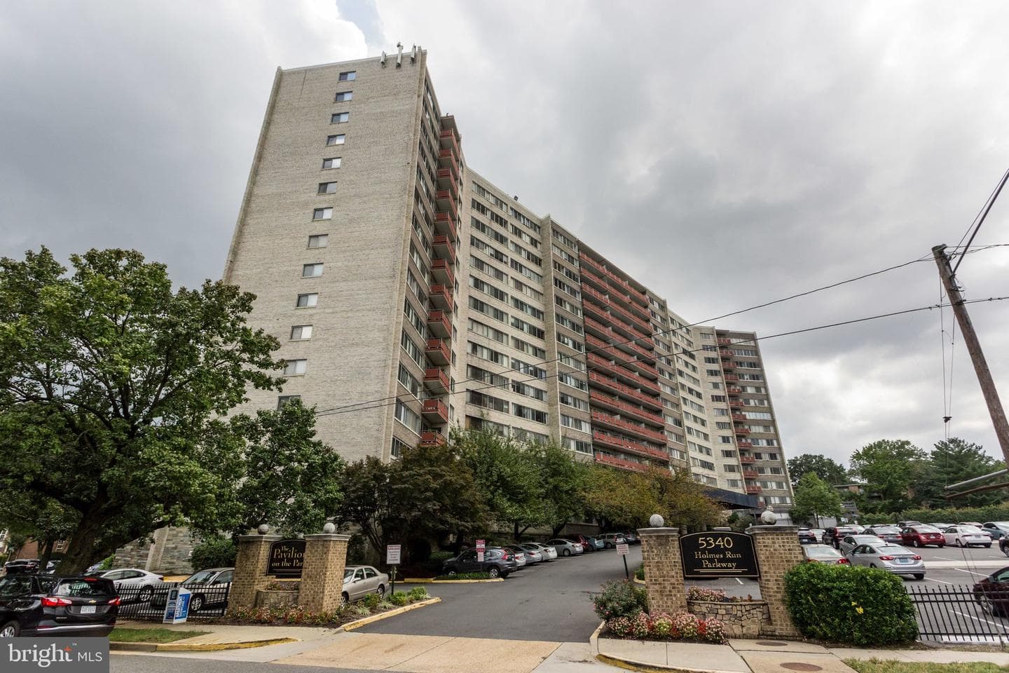 5340 Holmes Run Parkway #919 photo 26