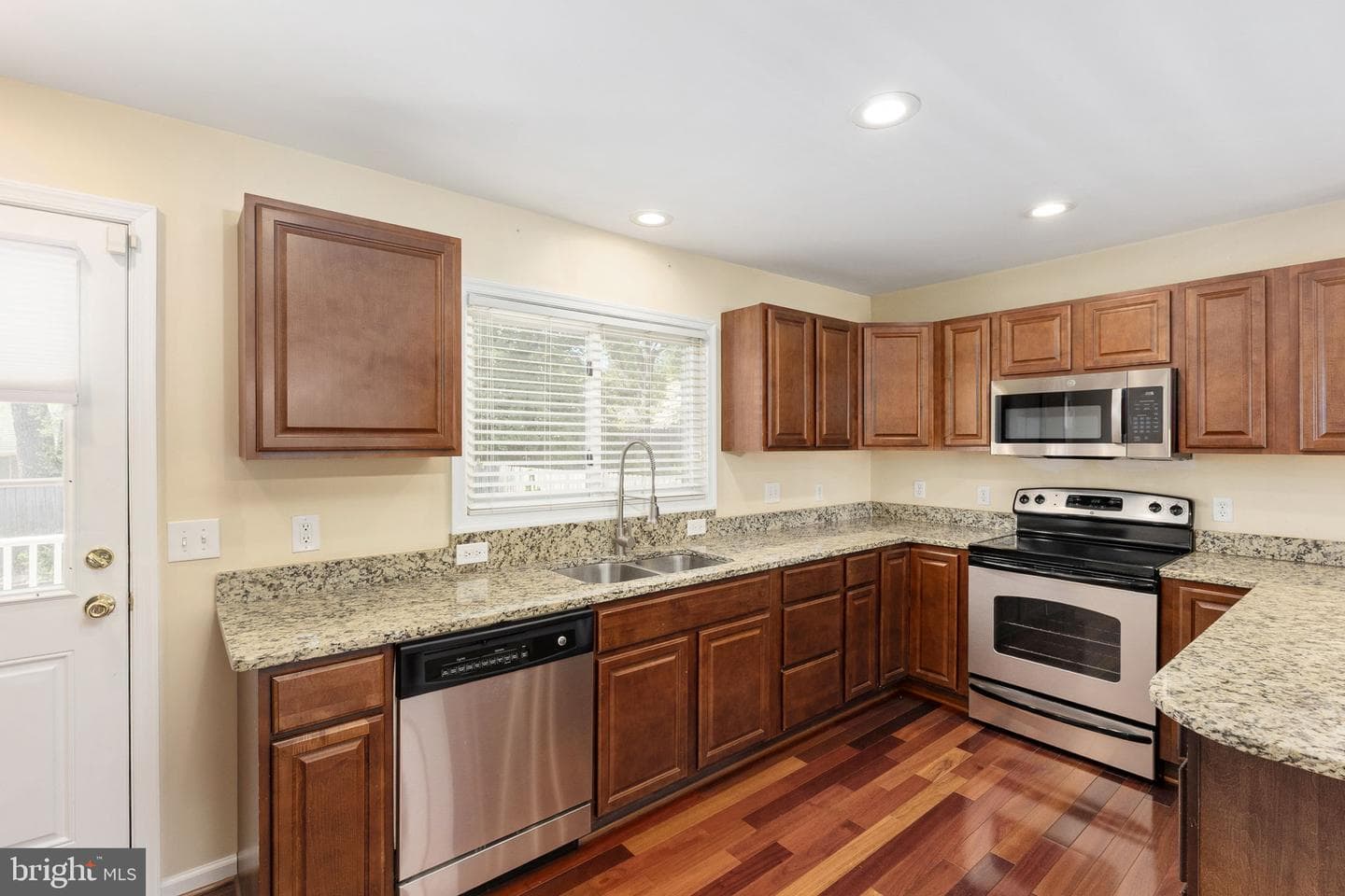 108 N Gladden Street photo 13