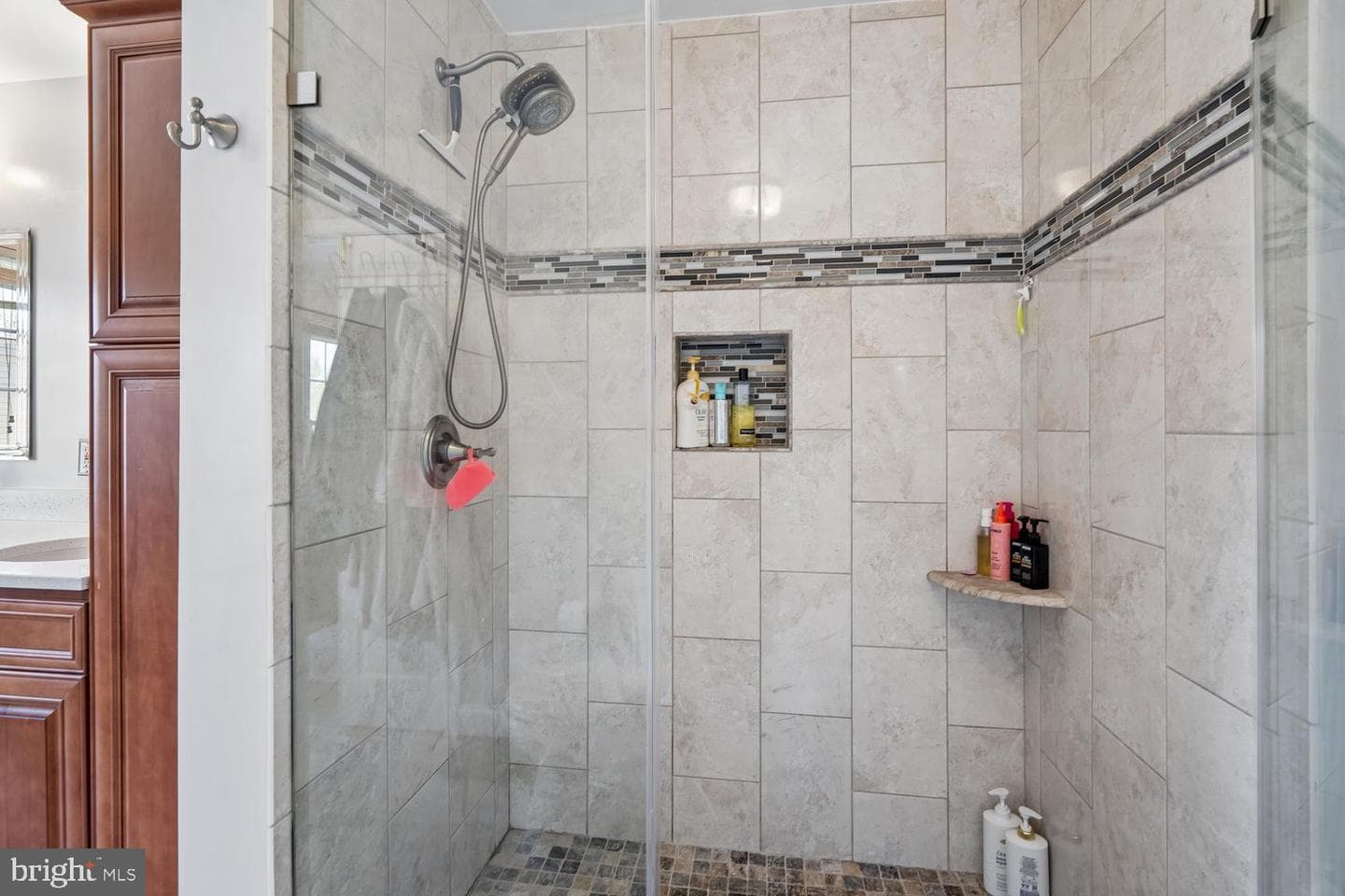 3919 Charles Avenue photo 35