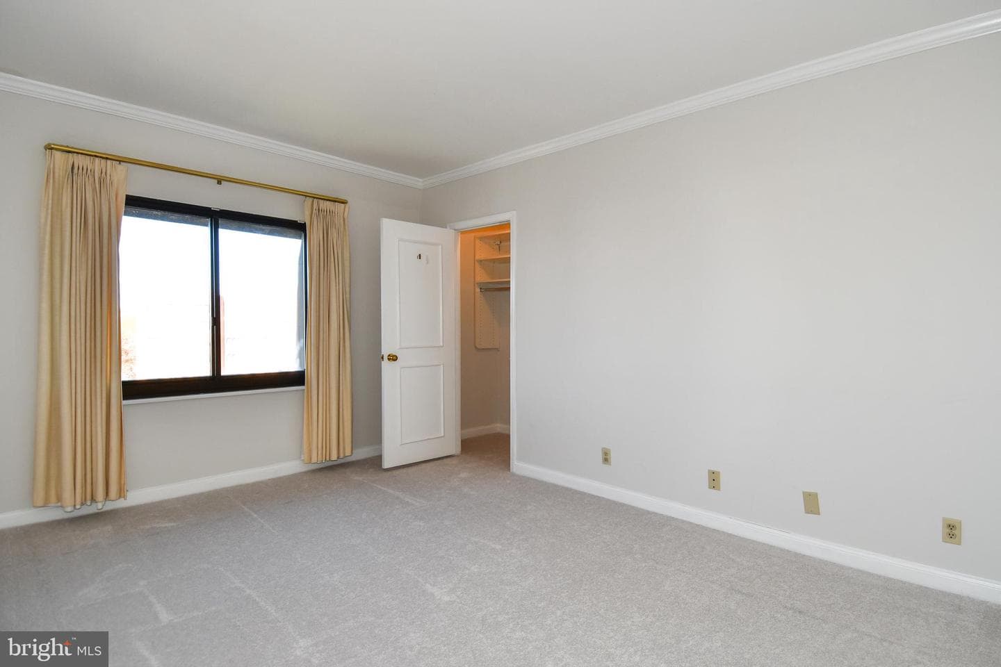 1250 S Washington Street #816 photo 20