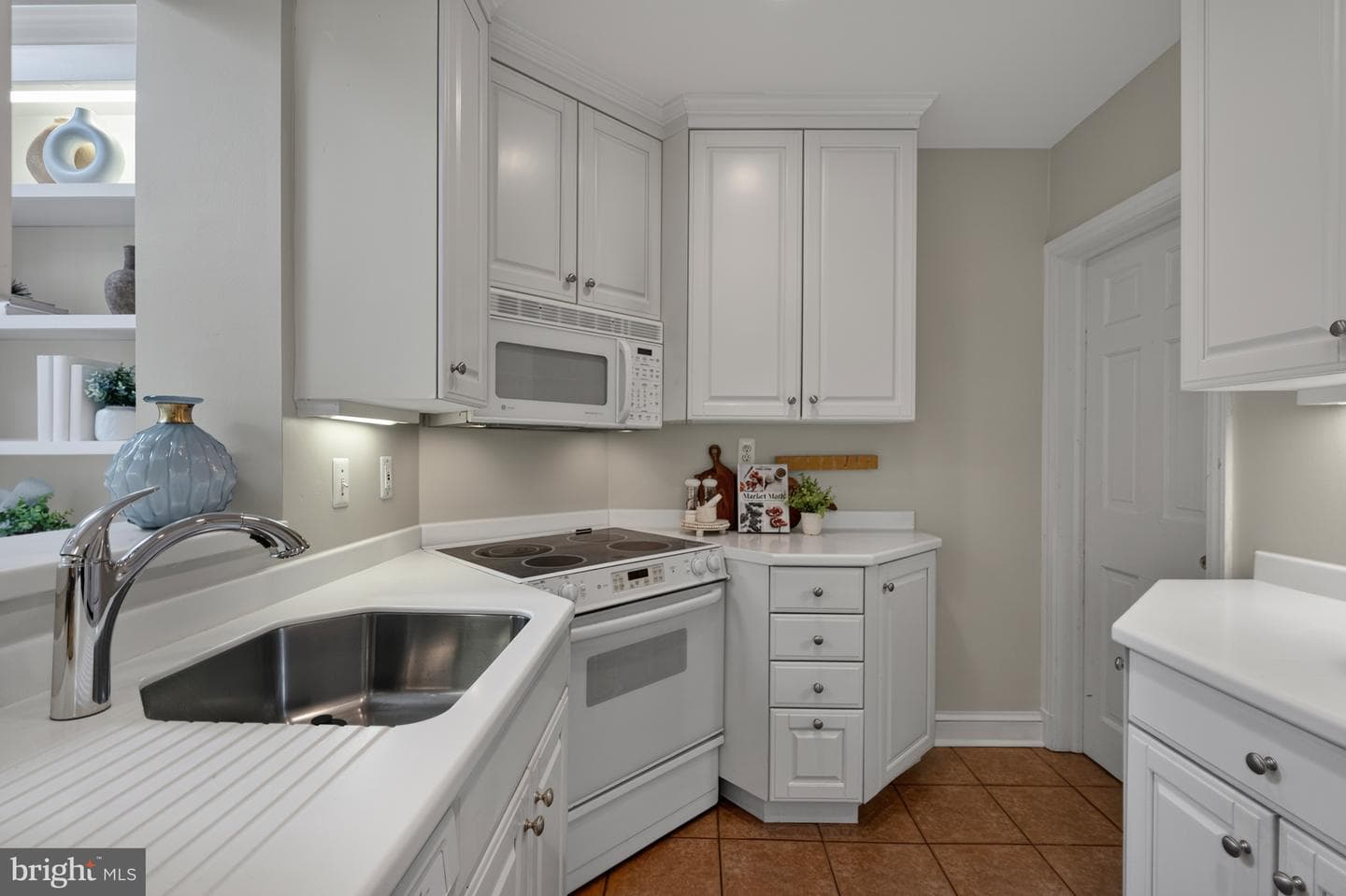 922 S Saint Asaph Street photo 20