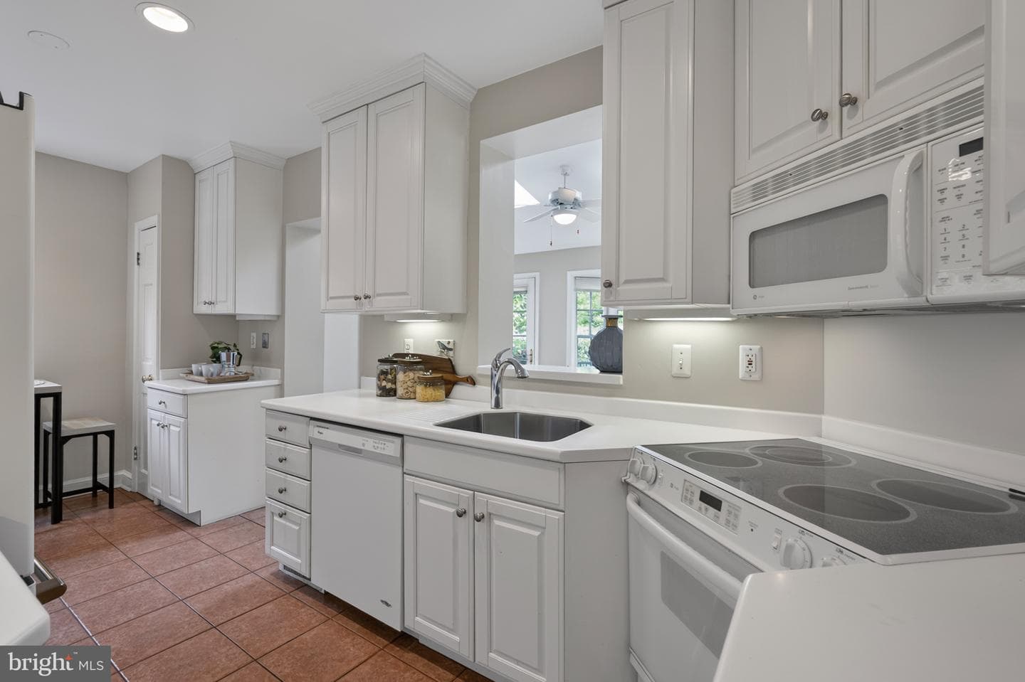 922 S Saint Asaph Street photo 21
