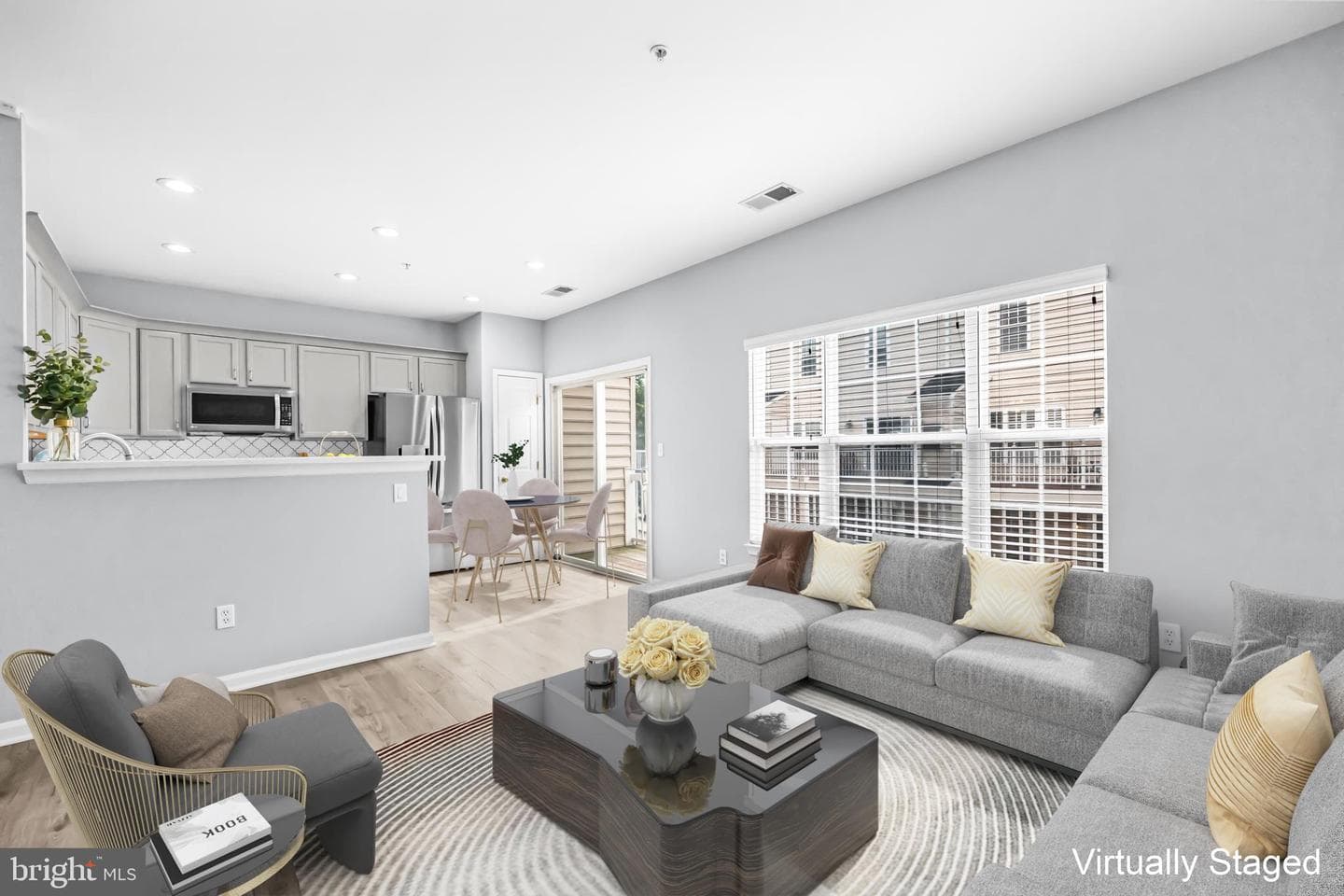 199 Martin Lane photo 18