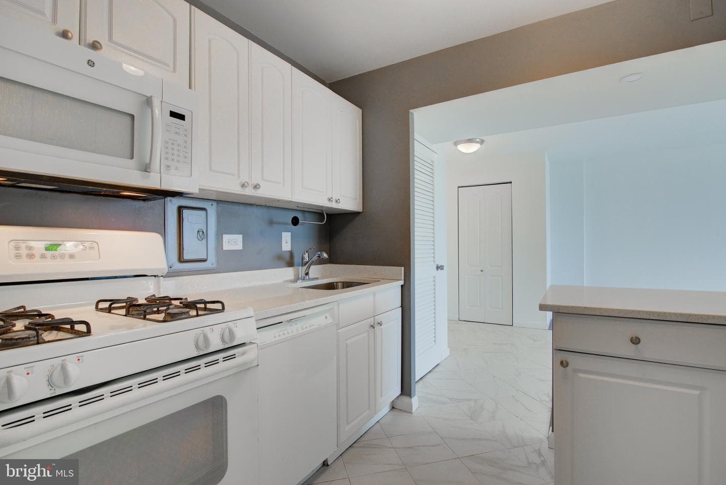 5340 Holmes Run Parkway #1102 photo 9
