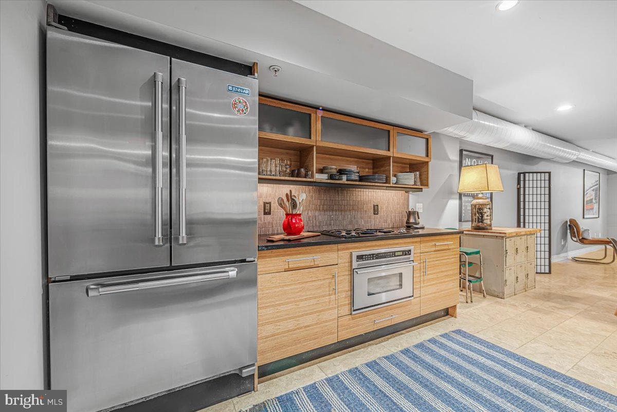 1210 Queen St #1 photo 20