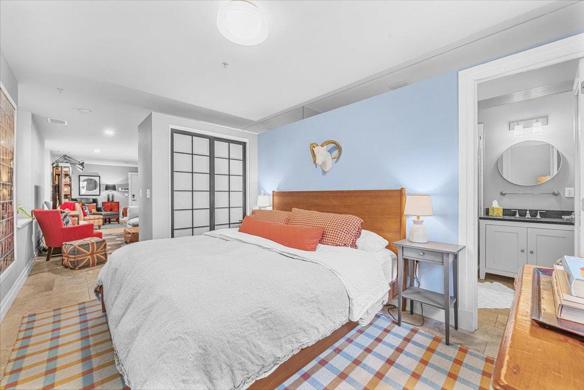 1210 Queen St #1 photo 24