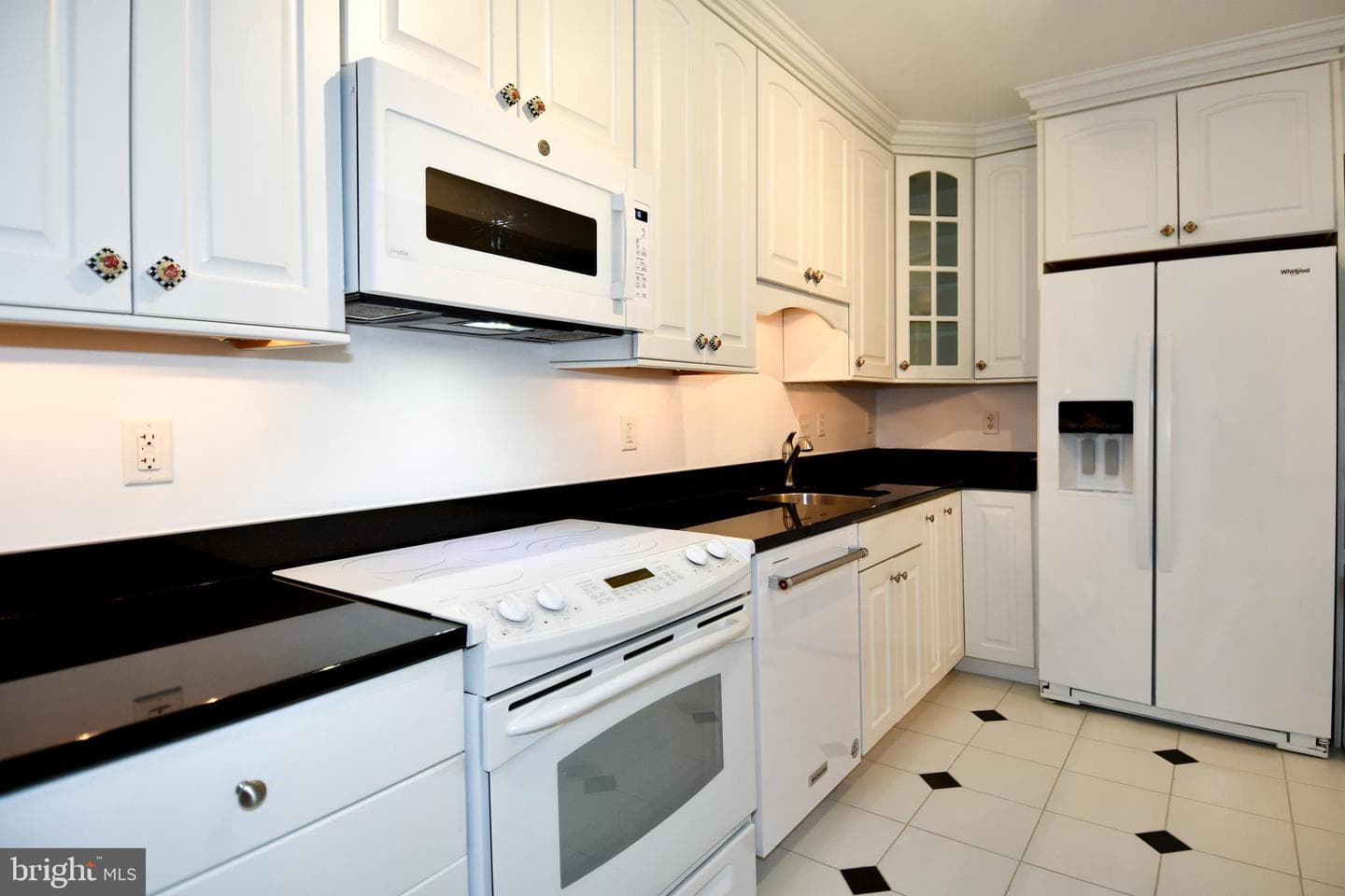 1250 S Washington Street S #614 photo 11