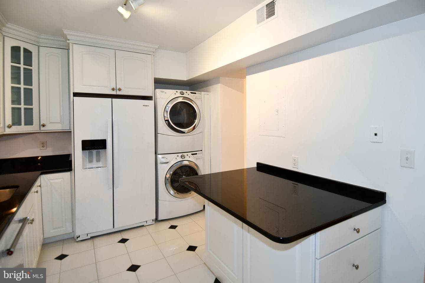 1250 S Washington Street S #614 photo 15