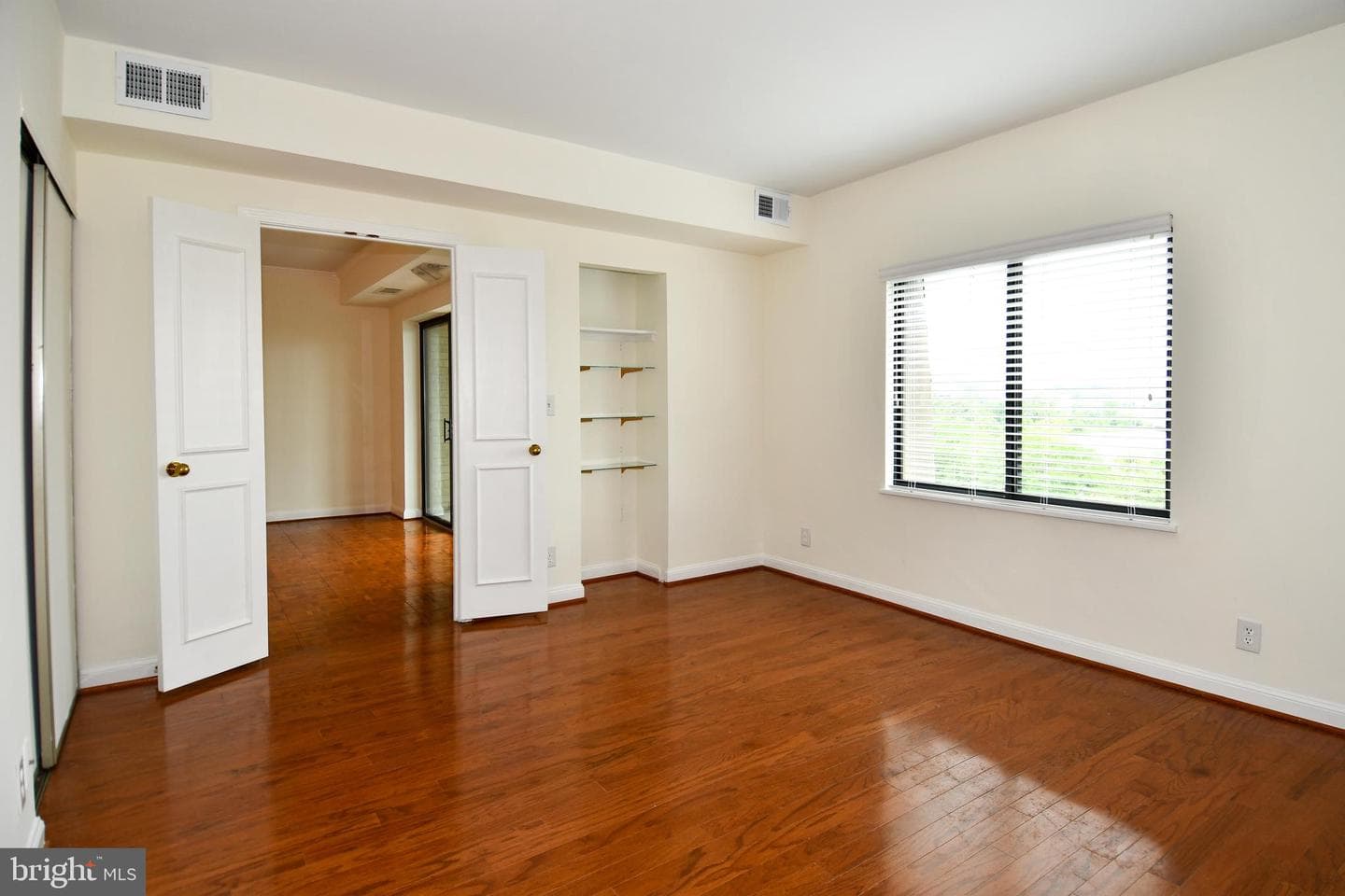 1250 S Washington Street S #614 photo 22