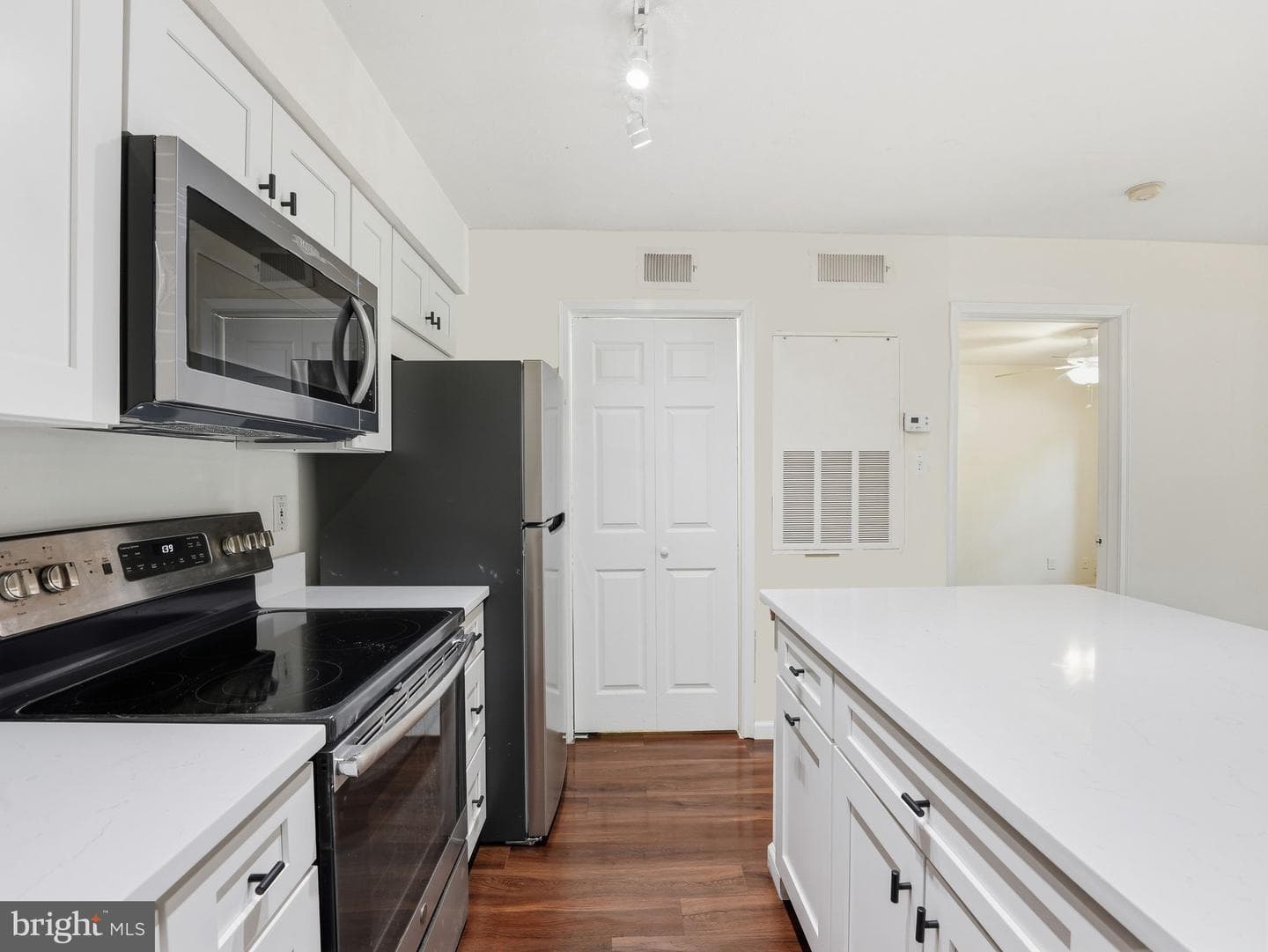 3303 Wyndham Circle #146 photo 6