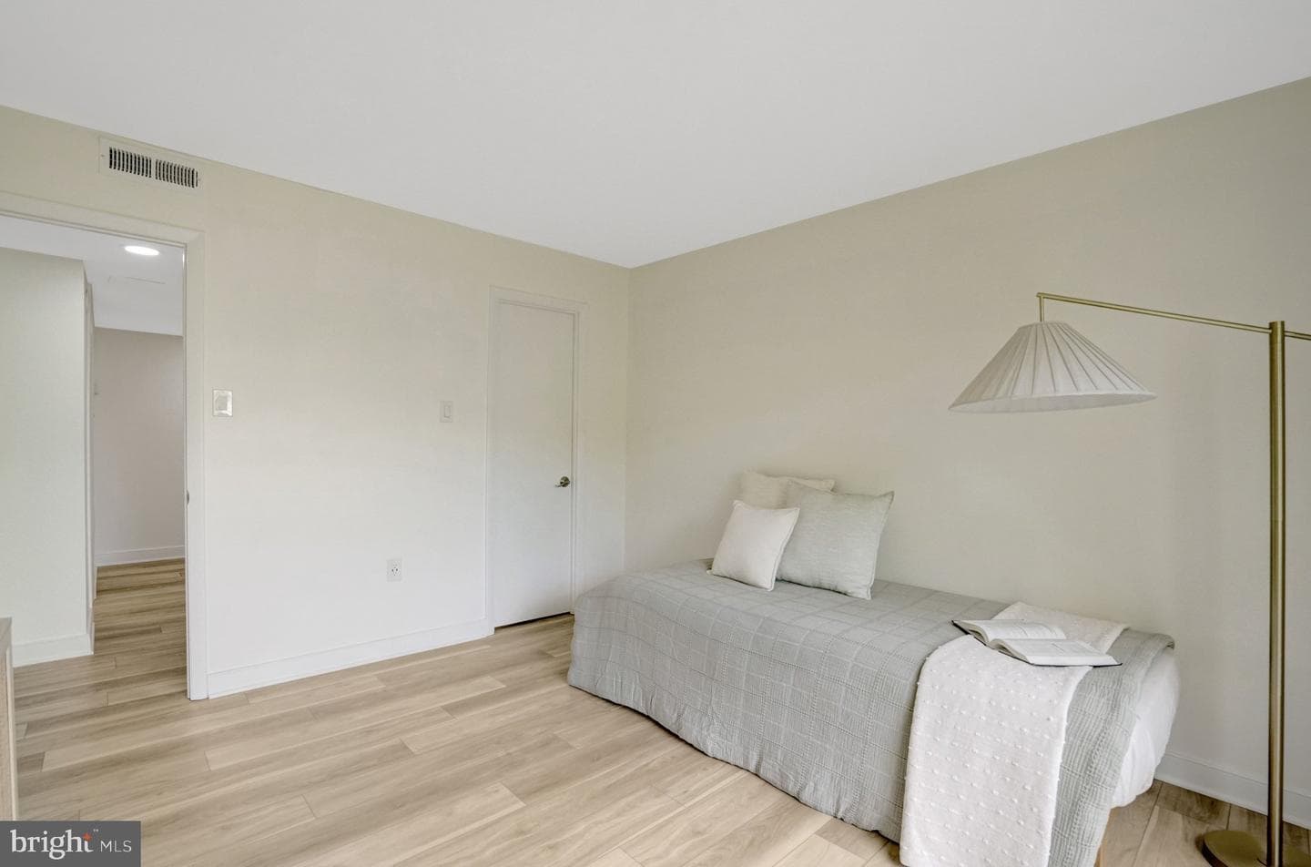 128 Roberts Lane #400 photo 29