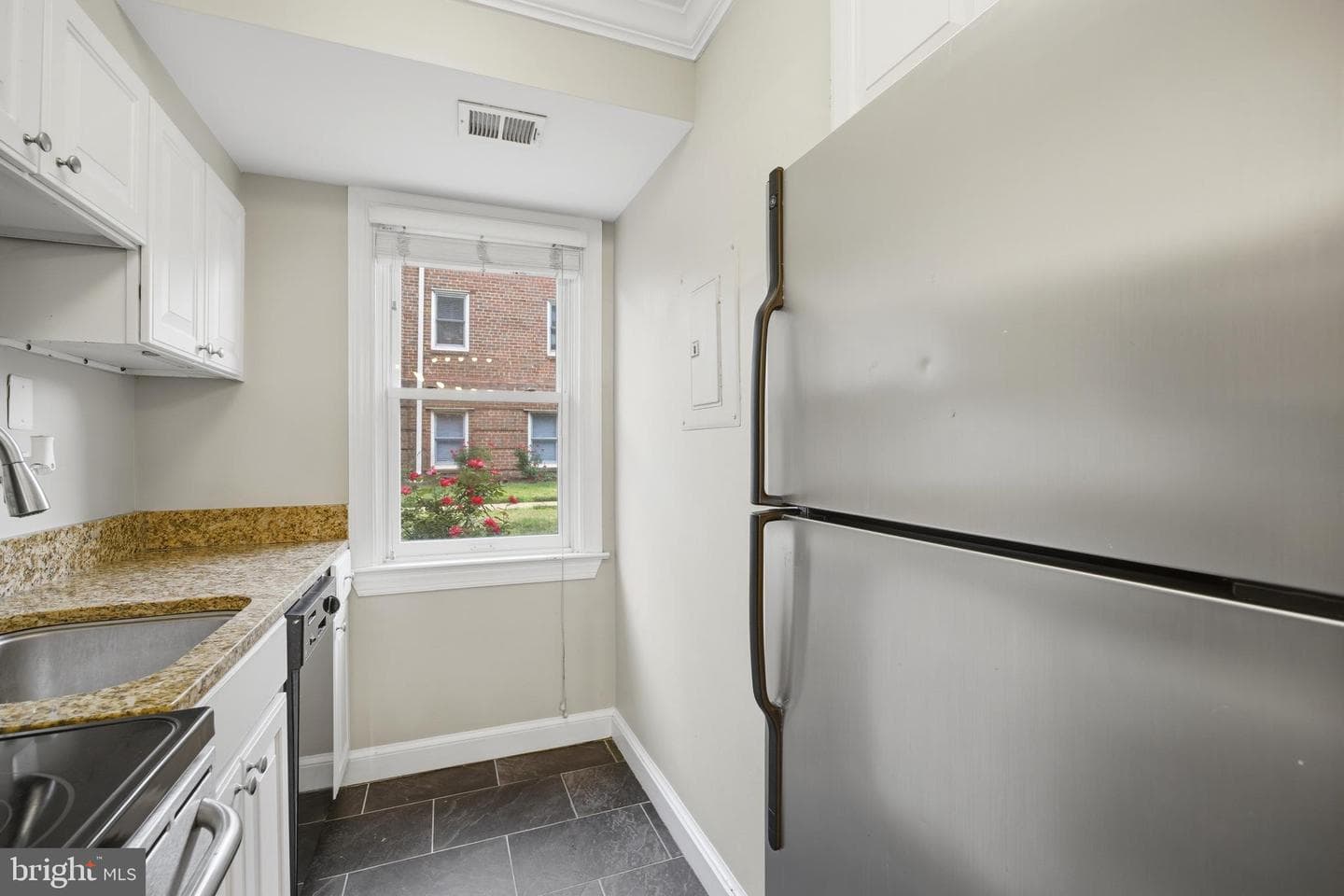 718 S Washington Street #101 photo 11