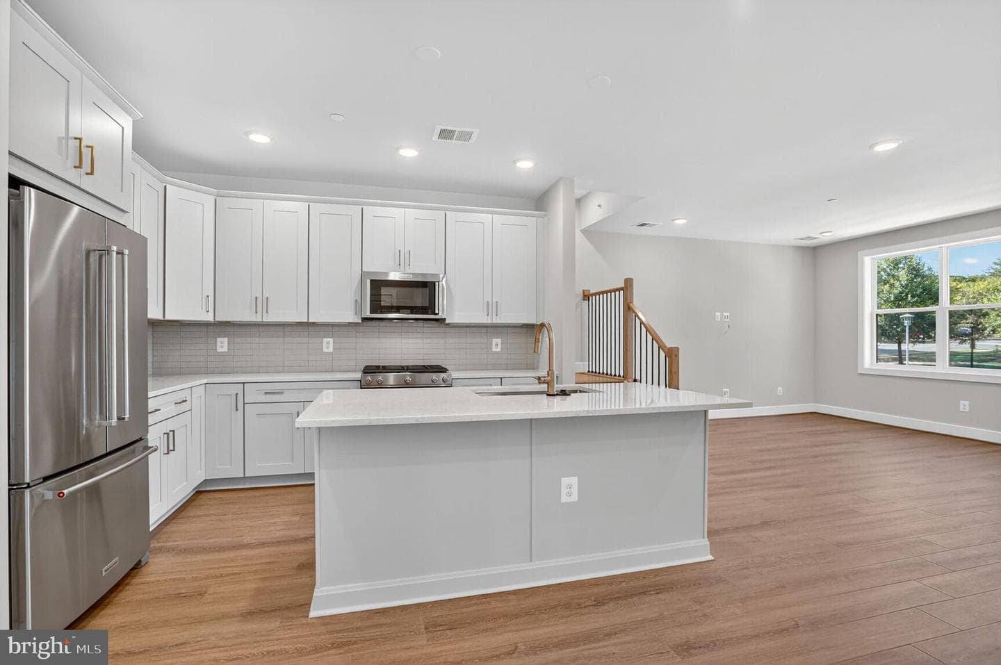 142 Pepperell Street photo 3