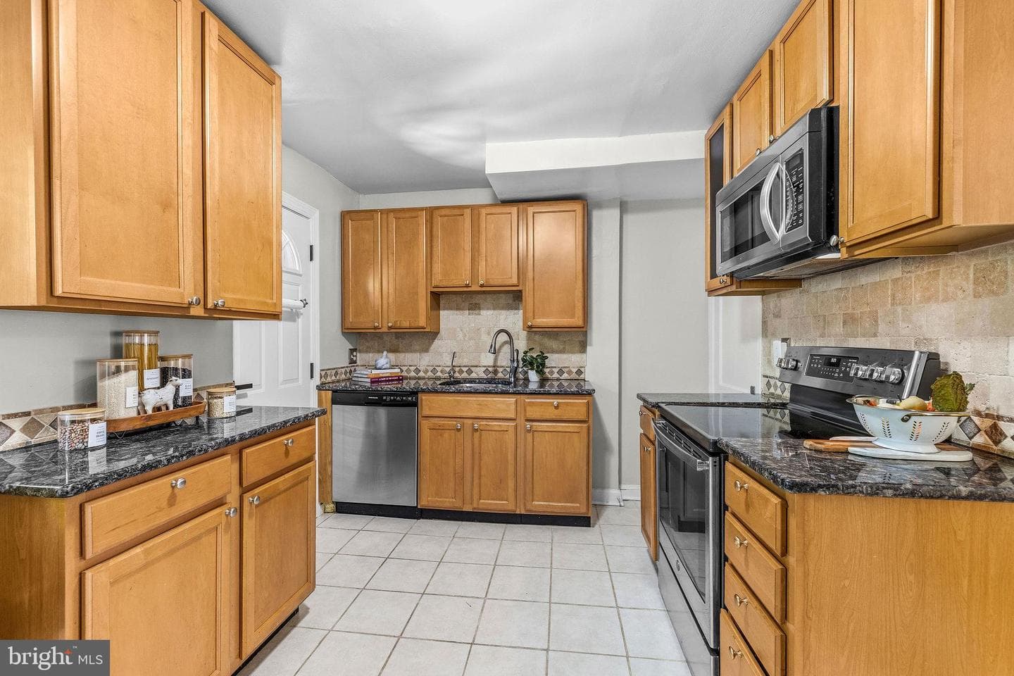 1735 Cameron Street photo 10