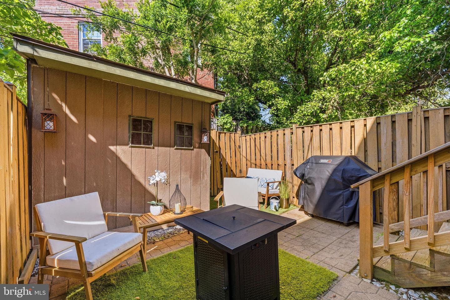 1735 Cameron Street photo 28