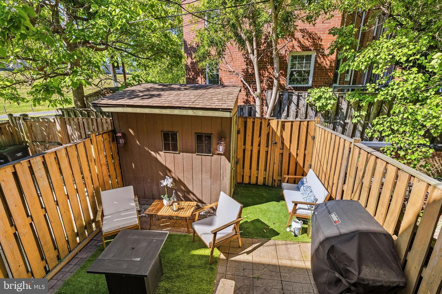 1735 Cameron Street photo 34