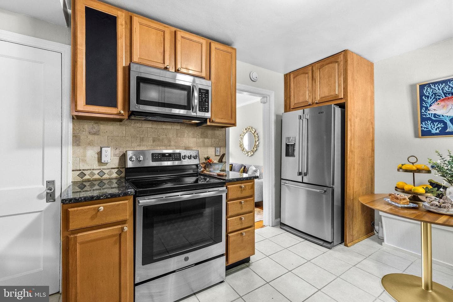 1735 Cameron Street photo 8