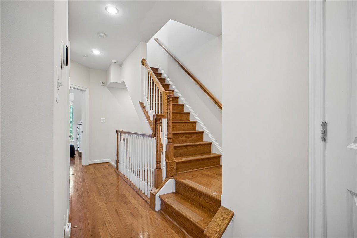 412 Pendleton Street photo 33