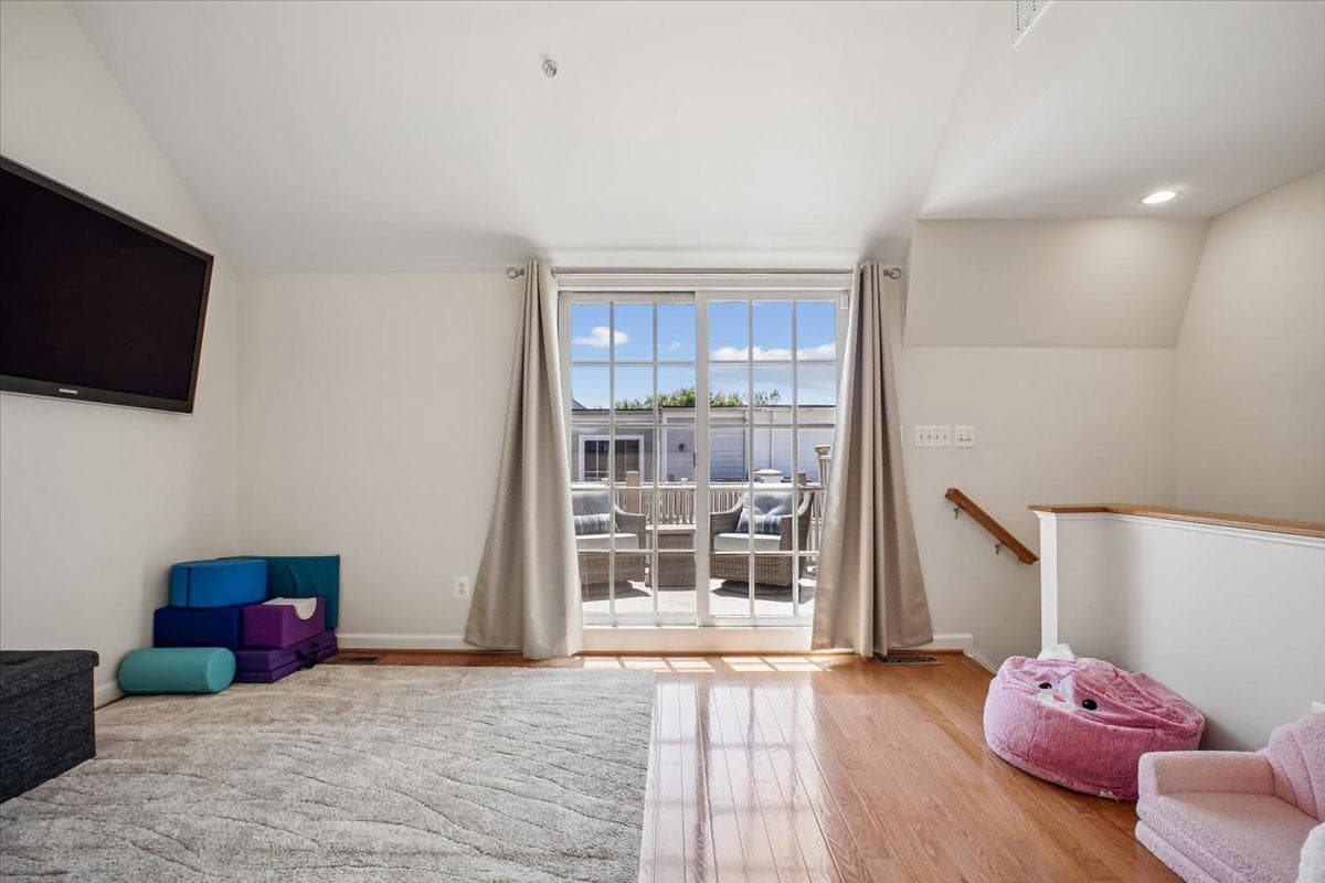 412 Pendleton Street photo 36